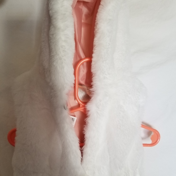 First Impressions Bear Hooded White Faux Fur Vest 18 Months - Picture 3 of 12